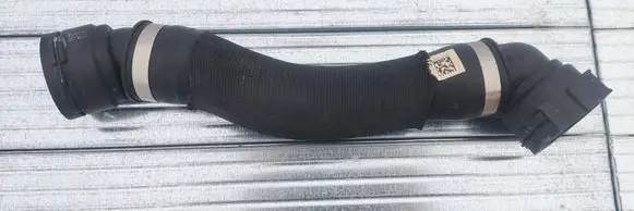 BMW 5 G30 G31 G38 Engine coolant pipe/hose 8575765