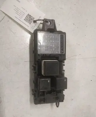 Volvo S40, V40 Relay mounting block 0B040815 30889703