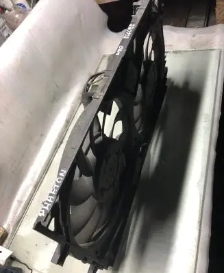 Volkswagen Phaeton Radiator cooling fan shroud 3d0121191q