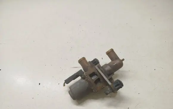Mercedes-Benz Vito Viano W639 Coolant heater control valve 0018300684