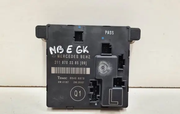 Mercedes-Benz E W211 Door control unit/module 2118703385