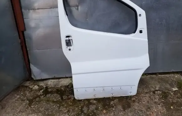Opel Vivaro Front door