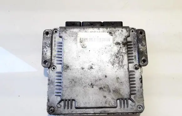 Renault Laguna II Engine control unit/module 0281010556 8200153946