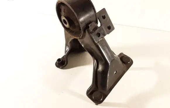 Toyota Avensis T220 Engine mount bracket 560257