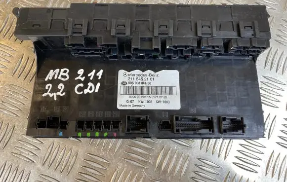 Mercedes-Benz E W211 Fuse module 2115452101 5DK00804750