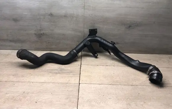 Volkswagen PASSAT B5.5 Intercooler hose/pipe 8D0145840S 8E0145762C