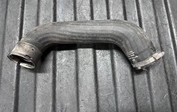 Intercooler hose/pipe
