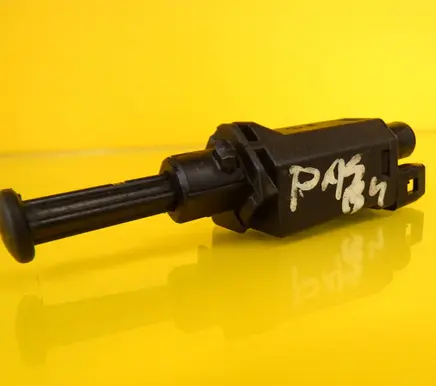 Volkswagen PASSAT B4 Brake pedal sensor switch 191945515