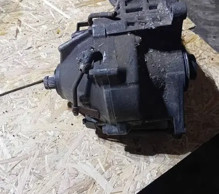Gearbox transfer box case