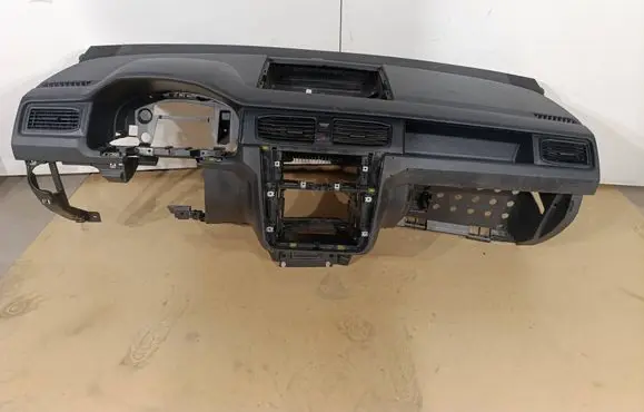 Volkswagen Caddy Dashboard 2K5857003C 1071075272 7E0880204F
