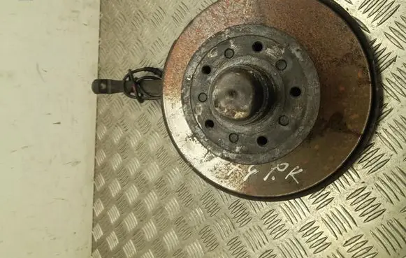 Mercedes-Benz S W126 Front wheel hub