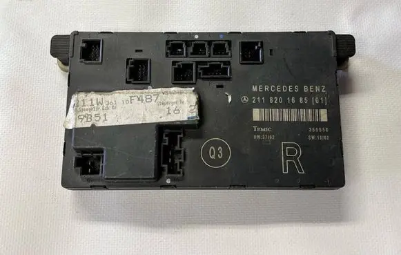 Mercedes-Benz E W211 Door control unit/module 2118201685 A2118201685