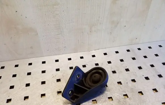 KIA Sportage Radiator mount bracket