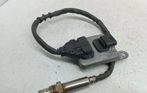 Mercedes-Benz Sprinter W906 Lambda probe sensor A0009058411 0009058411