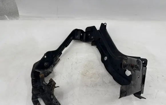 Mercedes-Benz E W211 Headlight/headlamp mounting bracket 