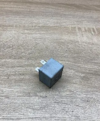 Volkswagen Golf IV Other relay 141951253B