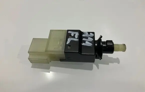 Mercedes-Benz E W211 Brake pedal sensor switch