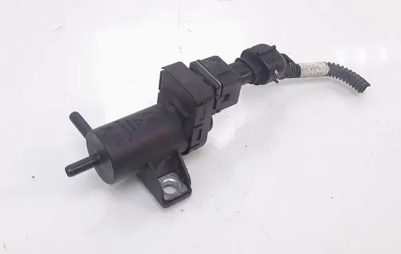 Renault Master III Vacuum valve 8200762162