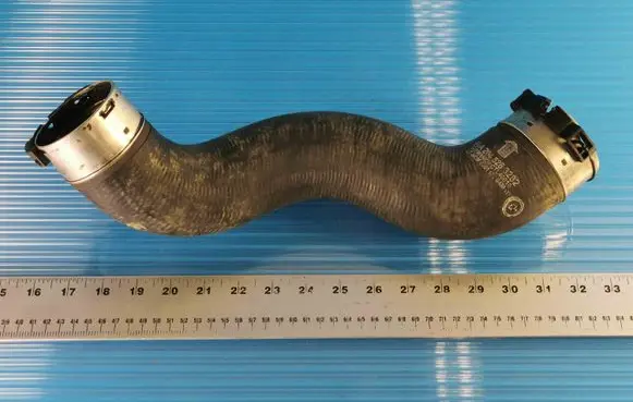 Mercedes-Benz E W212 Intercooler hose/pipe A2045283282
