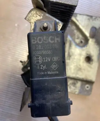 Nissan Qashqai Glow plug pre-heat relay 8200798585 0281003050
