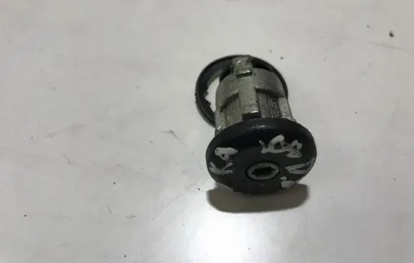 Ford Ka Front door lock (next to the handle) 