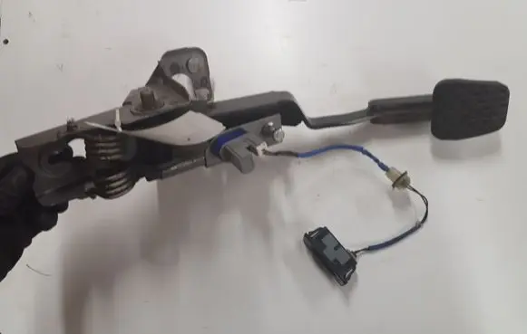 Mazda 6 Brake pedal