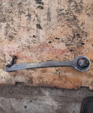 Volkswagen PASSAT B5.5 Front lower control arm/wishbone