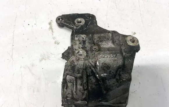 Peugeot 5008 Engine mounting bracket 505932