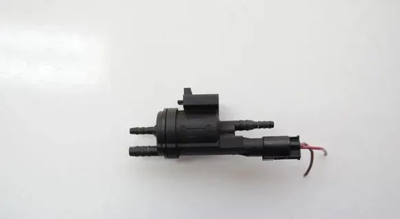 Mercedes-Benz C W203 Turbo solenoid valve 0025401497