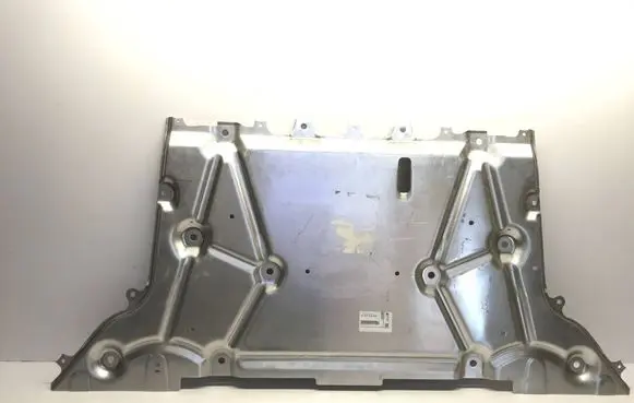 BMW i4 Engine splash shield/under tray 7915376