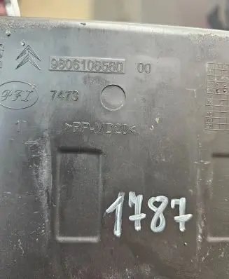 Peugeot 308 Battery tray 9806108580