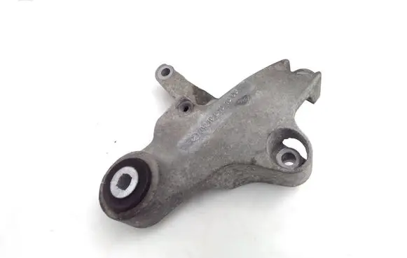 Mercedes-Benz B W246 W242 Engine mounting bracket A2462401309