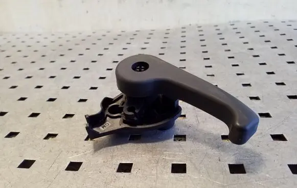 KIA Sportage Engine bonnet (hood) release handle