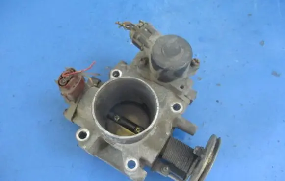 Nissan Almera Tino Throttle body valve 