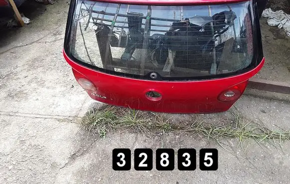 Volkswagen Golf V Tailgate/trunk/boot lid Defect