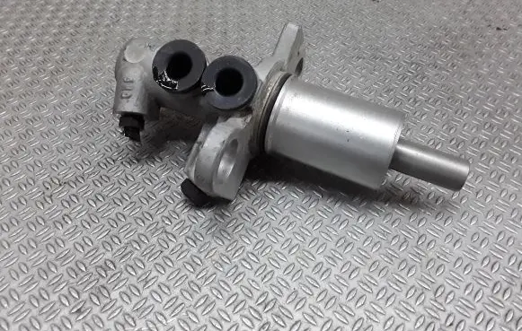 Audi A6 S6 C6 4F Master brake cylinder