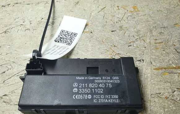 Mercedes-Benz CLS C219 Keyless (KESSY) go control unit/module 2118204075