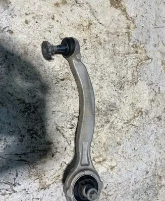 Mercedes-Benz GLC C254 Front lower control arm/wishbone A2543330400
