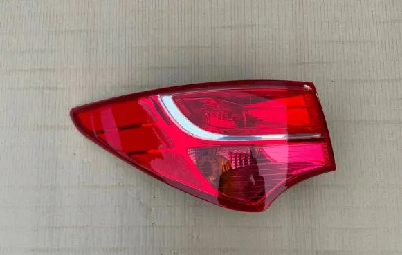 Hyundai Santa Fe Rear/tail lights 924012W0