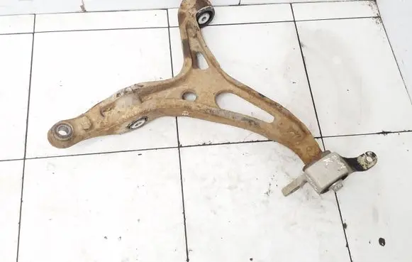 Mercedes-Benz R W251 Front lower control arm/wishbone