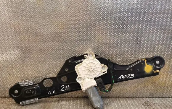 Mercedes-Benz E W211 Rear door window regulator with motor 2117300146