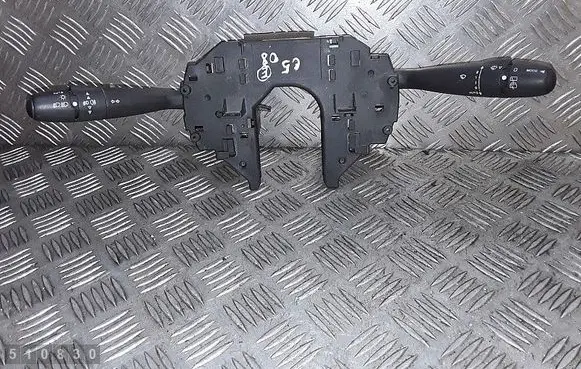 Wiper turn signal indicator stalk/switch