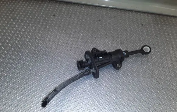 Volkswagen Up Clutch master cylinder 1S0721388C