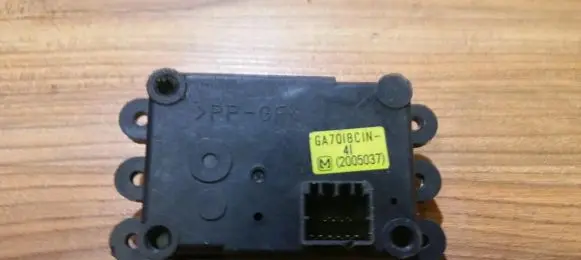 Mazda 323 F Air flap motor/actuator ga701bcin