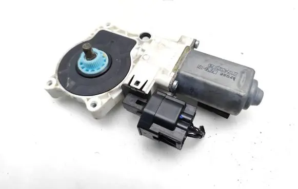 Jaguar XE Front door window regulator motor C39790101