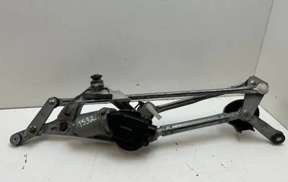 Lexus CT 200H Front wiper linkage 8511076030