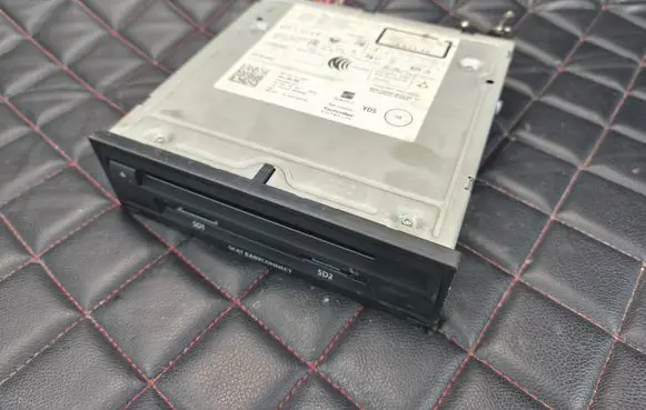 Seat Leon (5F) Radio/CD/DVD/GPS head unit 5QA035858