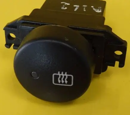 Hyundai Accent Windscreen/window heater switch 9371022001