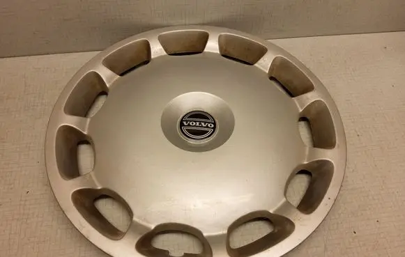 Volvo S70 V70 V70 XC R16 wheel hub/cap/trim 30714561