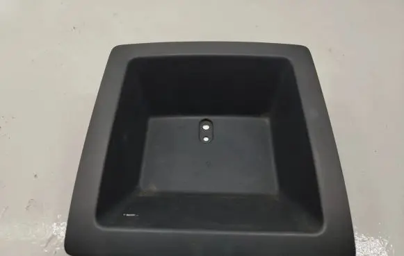 Glove box
